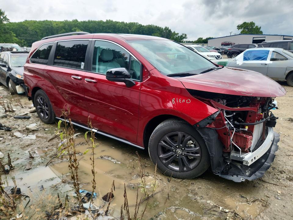 2024 Toyota Sienna VIN 5TDDSKFC9RS144052 COPART salvage auction — FRONT END, Va - Cert Of Title - Salvage, sold $17,300 on 2026-07-28 (photo 4)