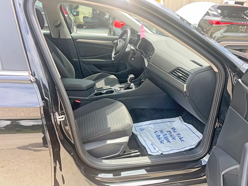 2024 Volkswagen Jetta VIN 3VW5M7BU9RM103556 COPART salvage auction — NORMAL WEAR, Al - Certificate Of Title (P), sold $8,300 on 2026-08-03 (photo 5)