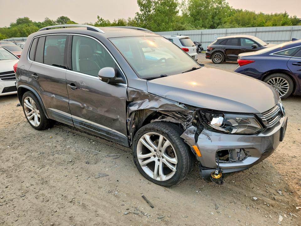 2012 Volkswagen Tiguan VIN WVGBV7AXXCW000583 COPART salvage auction — FRONT END, Ma - Cert Of Title-Reconstrctd Coll, sold $125 on 2026-07-22 (photo 4)