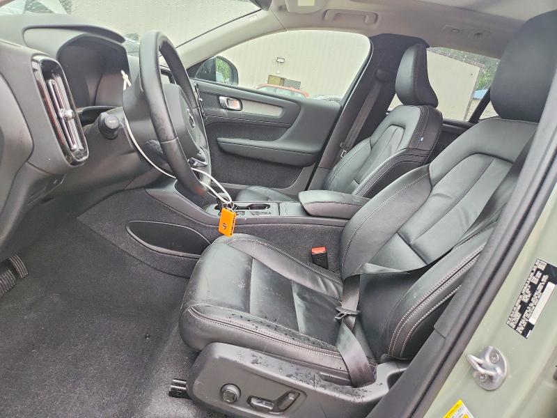2024 Volvo Xc40 VIN YV4L12UK5R2215860 COPART salvage auction — SIDE, Md - Cert Of Salvage > 75% Damage, sold $7,400 on 2026-08-11 (photo 7)