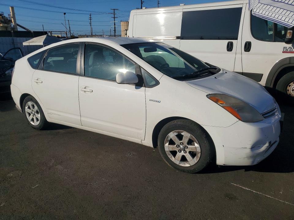 2007 Toyota Prius VIN JTDKB20U273236188 COPART salvage auction — MINOR DENT/SCRATCHES, CA - DIS/DLR/EXP ONLY CLEAN TITLE, sold $250 on 2026-07-27 (photo 4)