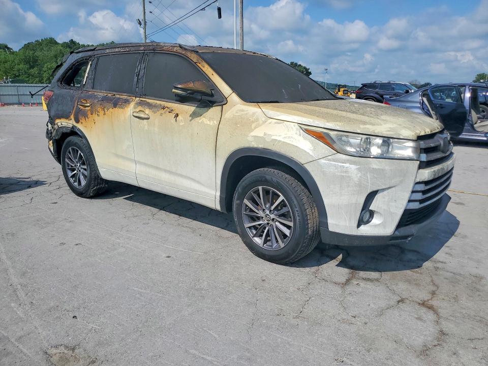 2017 Toyota Highlander VIN 5TDKZRFH8HS187819 COPART salvage auction — BURN, Tn - Salvage Certificate, sold $175 on 2026-07-29 (photo 4)
