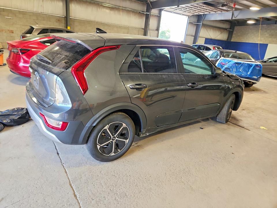 2026 Kia Niro VIN KNDCP3LE2T5322910 COPART salvage auction — FRONT END, PA - CERT OF TITLE, sold $4,100 on 2026-07-22 (photo 3)