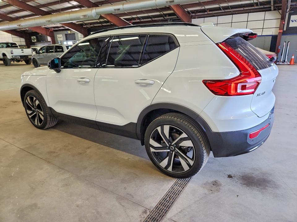2023 Volvo Xc40 VIN YV4L12UW3P2003927 COPART salvage auction — ALL OVER, CT - CERT OF TITLE-SALVAGE, sold $14,200 on 2026-08-13 (photo 2)
