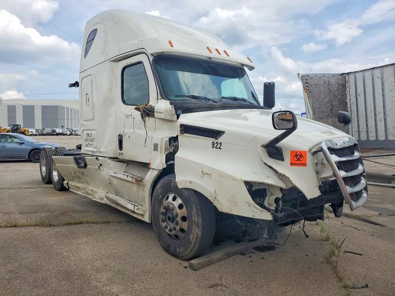 2018 Freightliner Cascadia 126 VIN 3AKJHHDR2JSJR0241 — COPART salvage auction photo