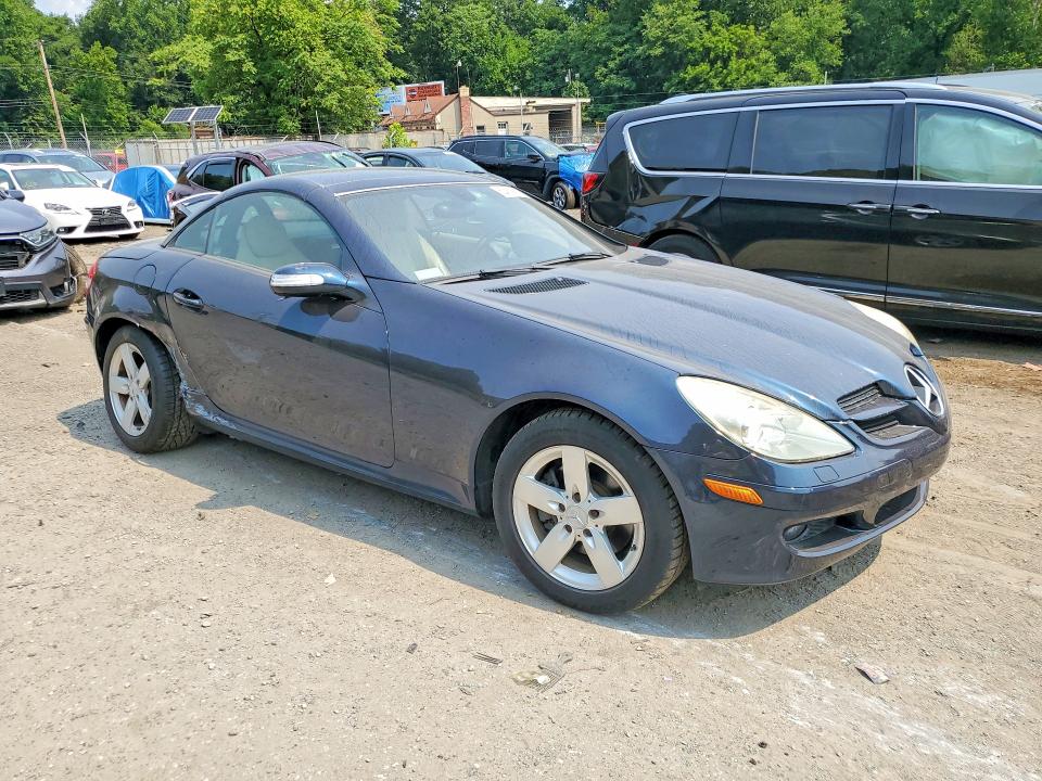 2007 Mercedes-benz Slk-klasse VIN WDBWK54F97F160299 COPART salvage auction — SIDE, Md - Cert Of Salvage > 75% Damage, sold $850 on 2026-08-20 (photo 4)