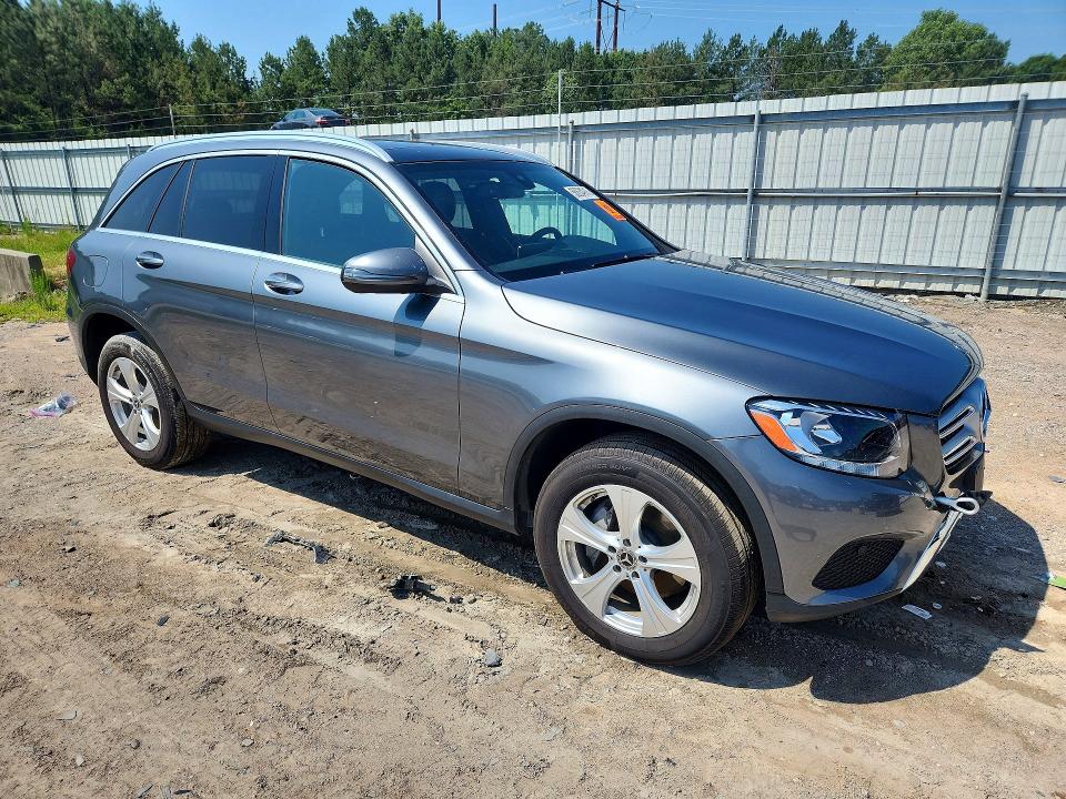 2018 Mercedes-benz Glc VIN WDC0G4KBXJV065583 COPART salvage auction — VANDALISM, VA - CERT OF TITLE - SALVAGE, sold $7,200 on 2026-08-03 (photo 4)