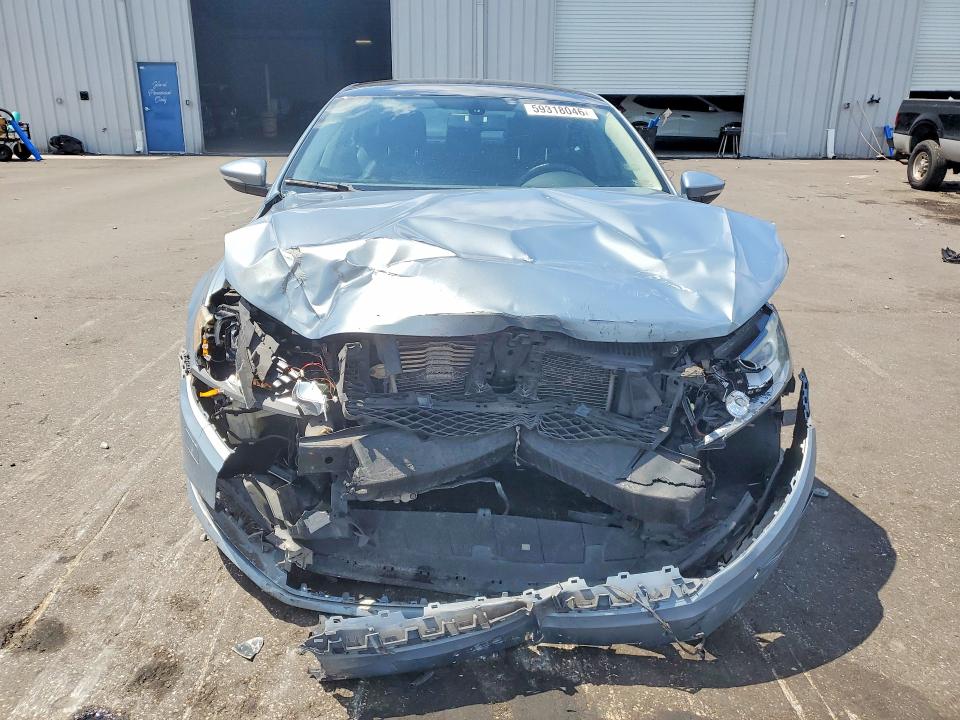 2013 Volkswagen VIN WVWRN7ANXDE518489 COPART salvage auction — FRONT END, FL - CERT OF TITLE SLVG REBUILDABLE, sold $275 on 2026-07-20 (photo 5)