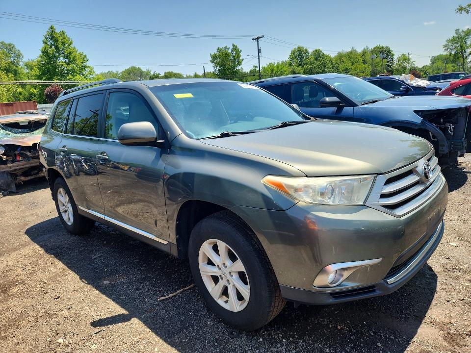 2013 Toyota Highlander VIN 5TDBK3EH5DS209837 COPART salvage auction — REAR END, Ct - Cert Of Title-Salvage, sold $4,450 on 2026-07-17 (photo 4)