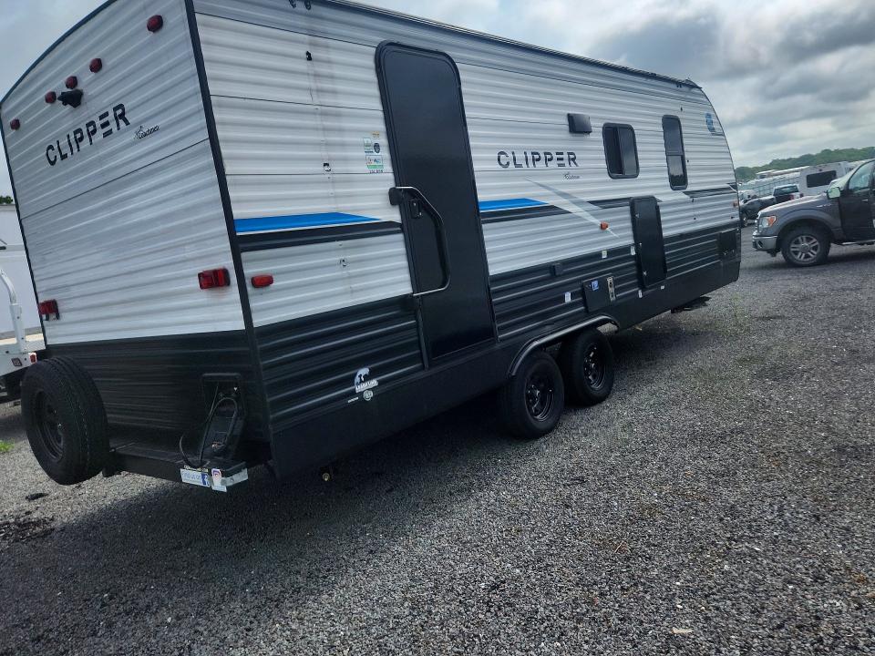 2023 Coachman Clipper VIN 5ZT2CWPB6PJ133455 COPART salvage auction — MINOR DENT/SCRATCHES, CT - CERT OF TITLE-REBUILT SALVAGE, sold $2,500 on 2026-09-15 (photo 3)