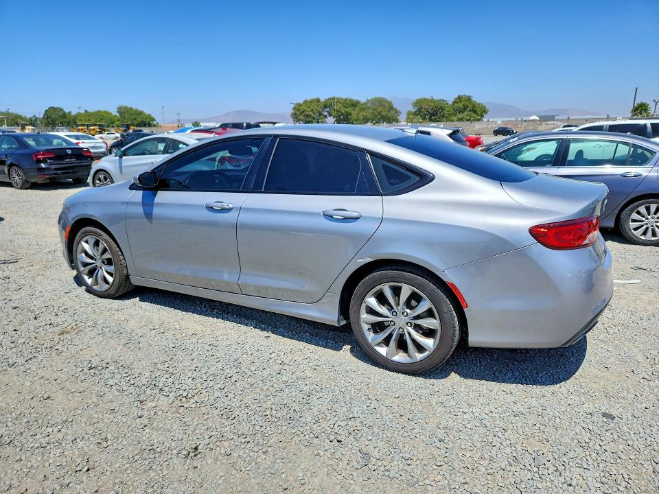 2015 Chrysler 200 VIN 1C3CCCBG2FN505828 COPART salvage auction — MINOR DENT/SCRATCHES, CA - DIS/DLR/EXP ONLY CLEAN TITLE, sold $425 on 2026-07-21 (photo 2)