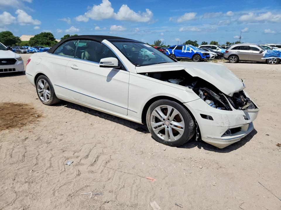 2011 Mercedes-benz E-klasse VIN WDDKK5GF3BF097873 COPART salvage auction — FRONT END, Fl - Cert Of Title Slvg Rebuildable, sold $500 on 2026-08-04 (photo 4)