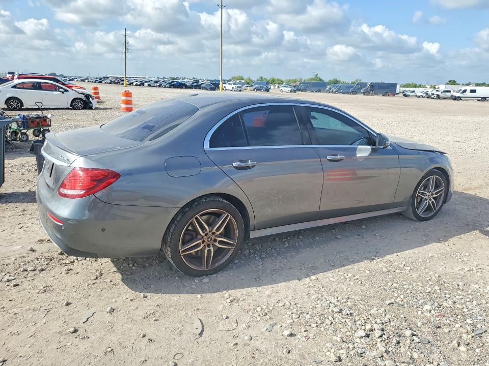 2018 Mercedes-benz E-klasse VIN WDDZF6GB6JA434831 COPART salvage auction — MINOR DENT/SCRATCHES, Tx - Certificate Of Title, sold $8,900 on 2026-08-12 (photo 3)