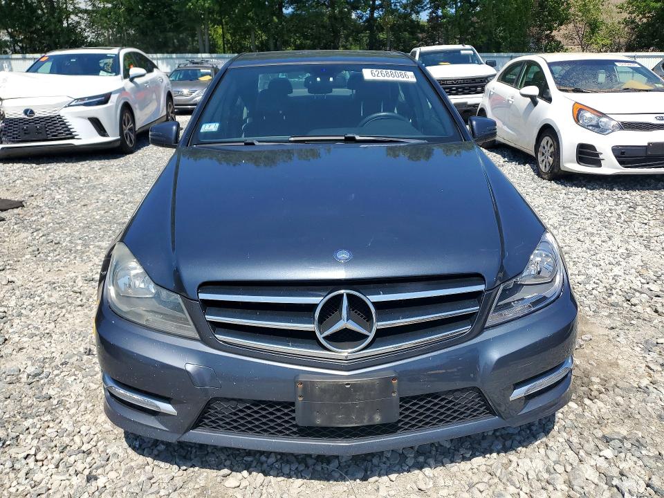 2014 Mercedes-benz VIN WDDGF8AB6EA955811 COPART salvage auction — MINOR DENT/SCRATCHES, Ma - Cert Of Title-Reconstrctd Coll, sold $125 on 2026-07-30 (photo 5)
