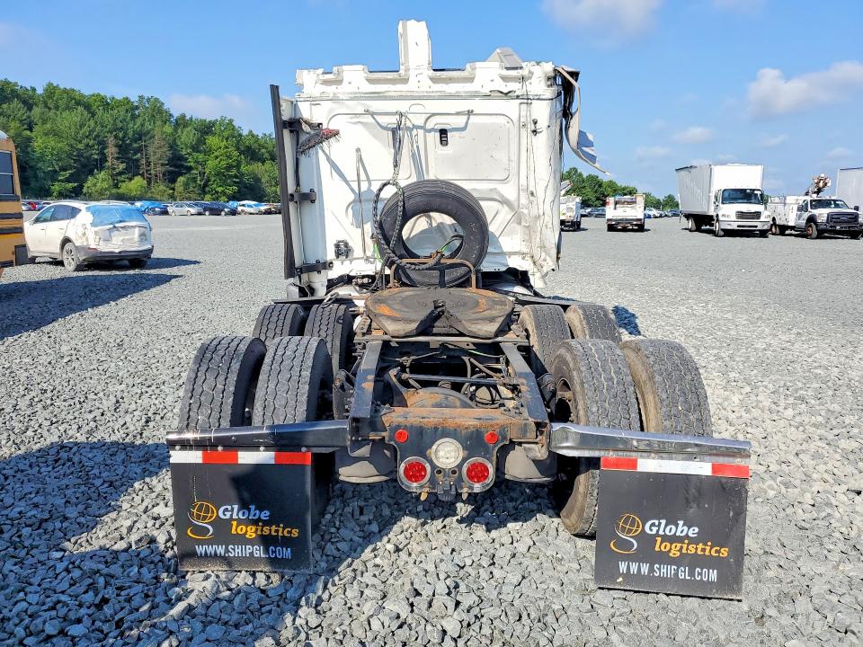 2020 Freightliner Cascadia 126 VIN 3AKJHHDR5LSLX8075 COPART salvage auction — ROLLOVER, OH - BILL OF SALE-PARTS ONLY, sold $9,400 on 2026-08-20 (photo 6)