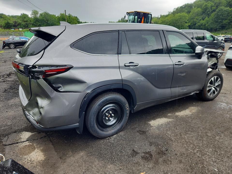 2026 Toyota Highlander VIN 5TDKDRBH6TS598911 COPART salvage auction — FRONT END, Nj - Cert Of Title-Salvage, sold $17,500 on 2026-08-24 (photo 3)