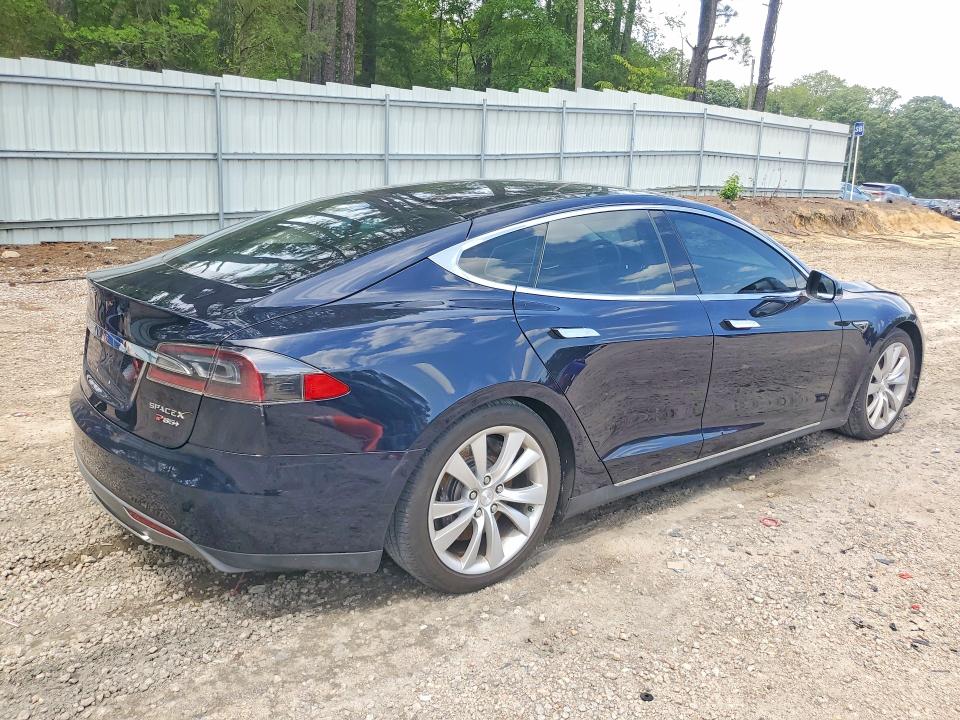 2013 Tesla Model s VIN 5YJSA1DP2DFP24802 COPART salvage auction — MINOR DENT/SCRATCHES, Nc - Dealer Only Clean Title, sold $1,050 on 2026-07-31 (photo 3)