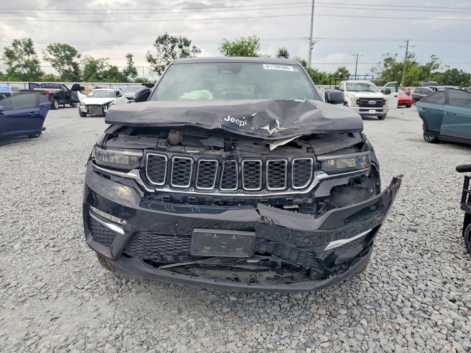 2024 Jeep Cherokee VIN 1C4RJYB68R8520658 COPART salvage auction — FRONT END, TX - CERTIFICATE OF TITLE, sold $11,800 on 2026-07-28 (photo 5)