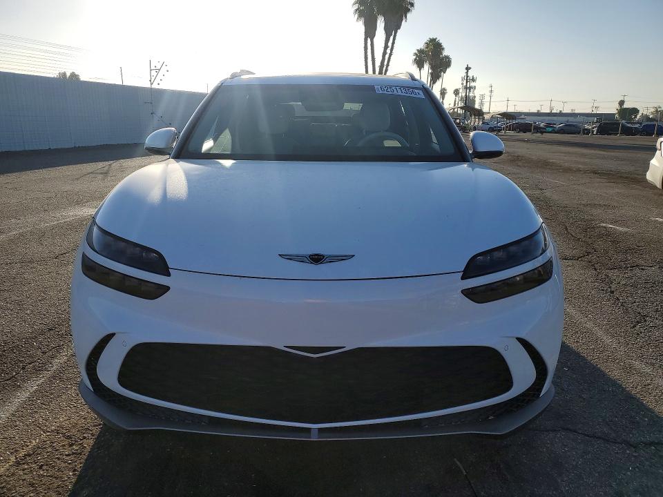 2024 Genesis Gv60 VIN KMUKB4SA8RU022542 COPART salvage auction — MINOR DENT/SCRATCHES, CA - SALVAGE CERTIFICATE, sold $14,300 on 2026-09-04 (photo 5)
