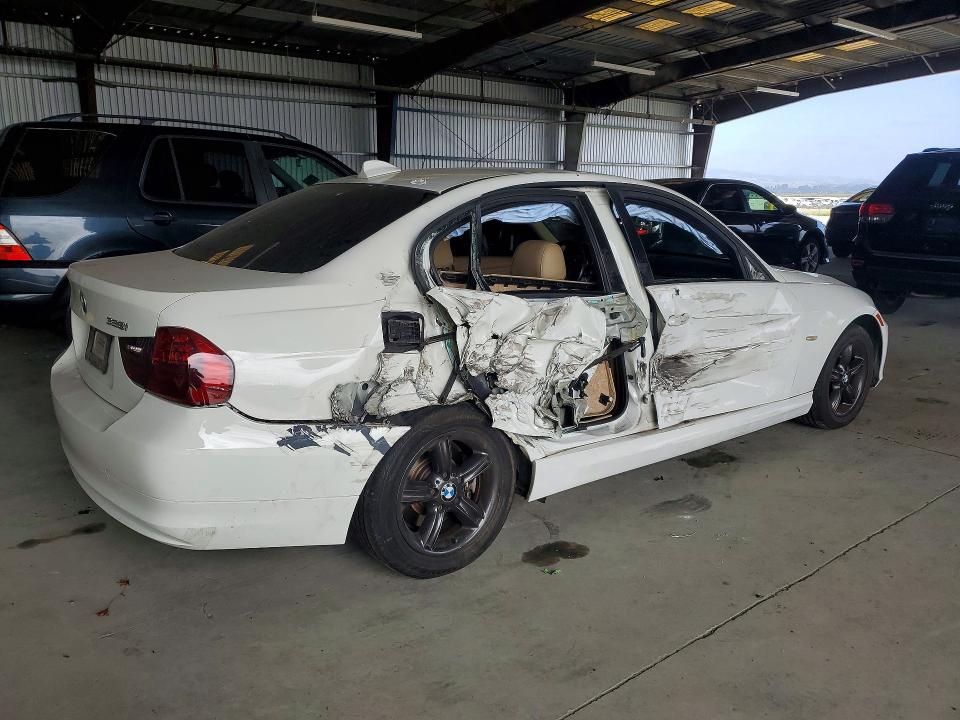 2011 BMW 3er VIN WBAPH7G52BNM55288 COPART salvage auction — SIDE, Ca - Salvage Certificate, sold $150 on 2026-07-16 (photo 3)