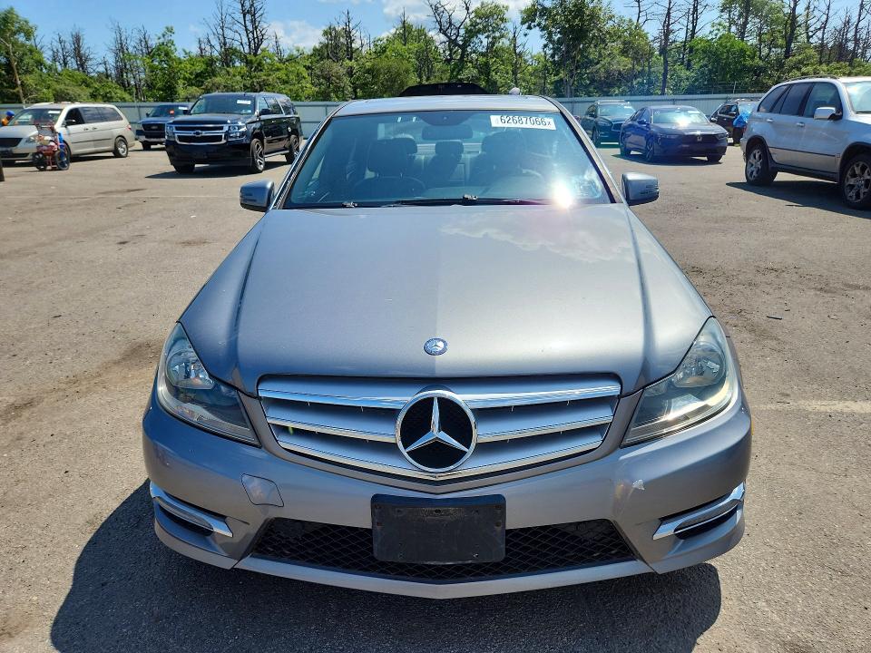 2012 Mercedes-benz VIN WDDGF8BB9CR196732 COPART salvage auction — MECHANICAL, NY - CERTIFICATE OF TITLE, sold $1,600 on 2026-08-04 (photo 5)