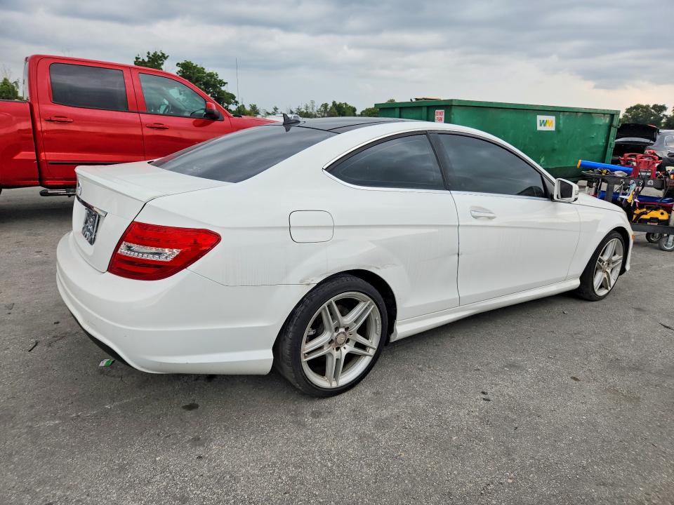 2013 Mercedes-benz C-klasse VIN WDDGJ4HB6DF990105 COPART salvage auction — FRONT END, Fl - Certificate Of Title, sold $4,000 on 2026-08-14 (photo 3)