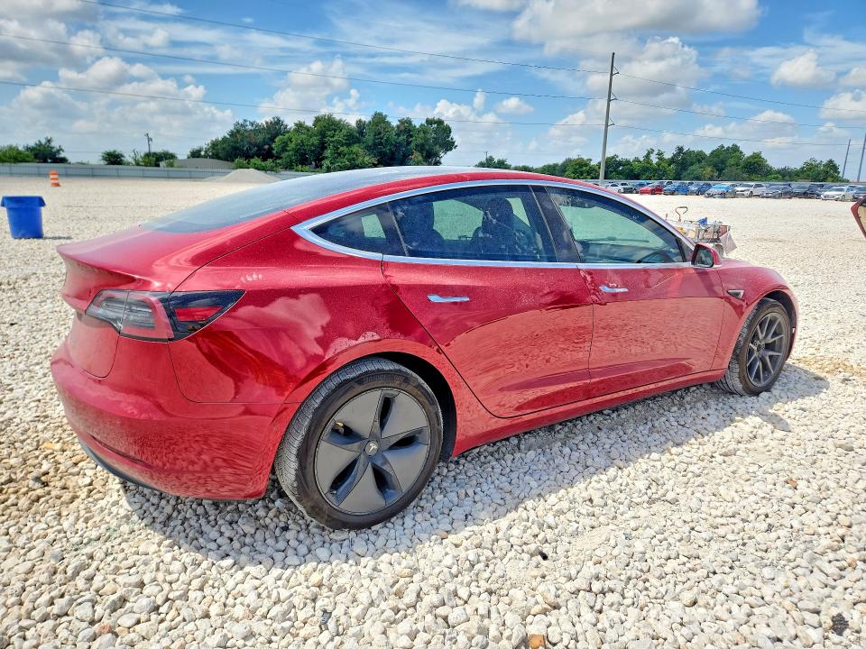 2018 Tesla VIN 5YJ3E1EA6JF059790 COPART salvage auction — SIDE, TX - SALVAGE VEHICLE TITLE (P), sold $6,600 on 2026-07-30 (photo 3)