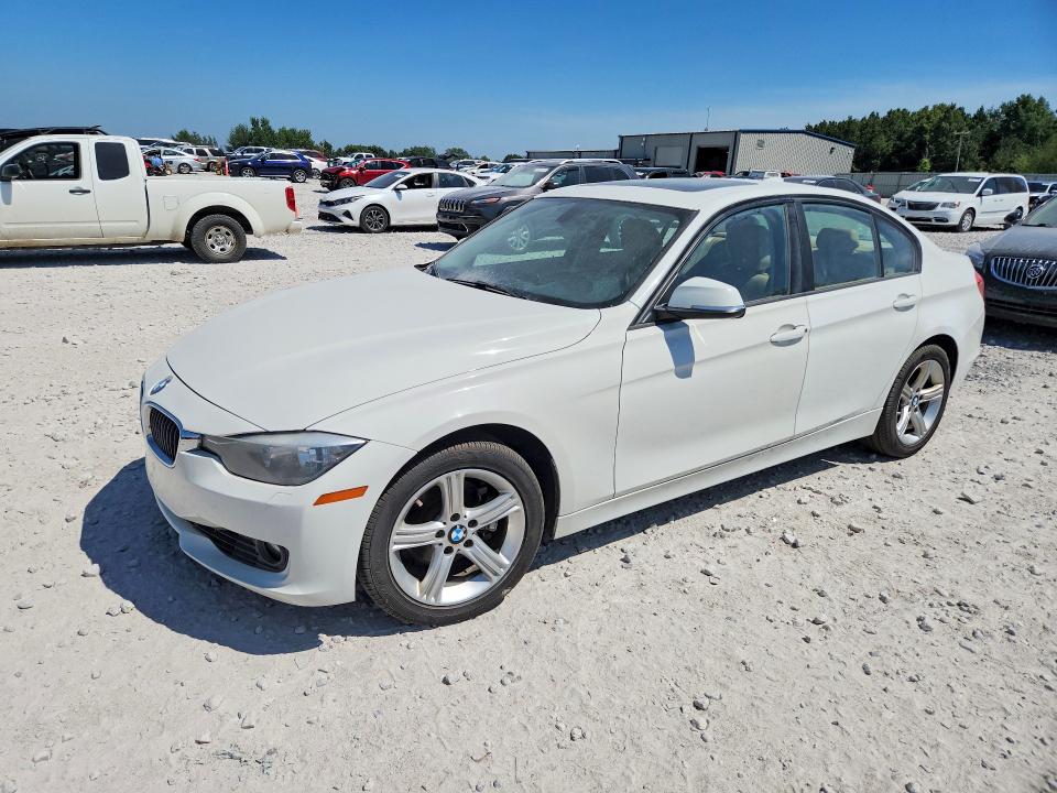 2013 BMW VIN WBA3B5G55DNP40509 COPART salvage auction — NORMAL WEAR, Mi - Dealer Only Clean Title, sold $800 on 2026-08-14 (photo 1)