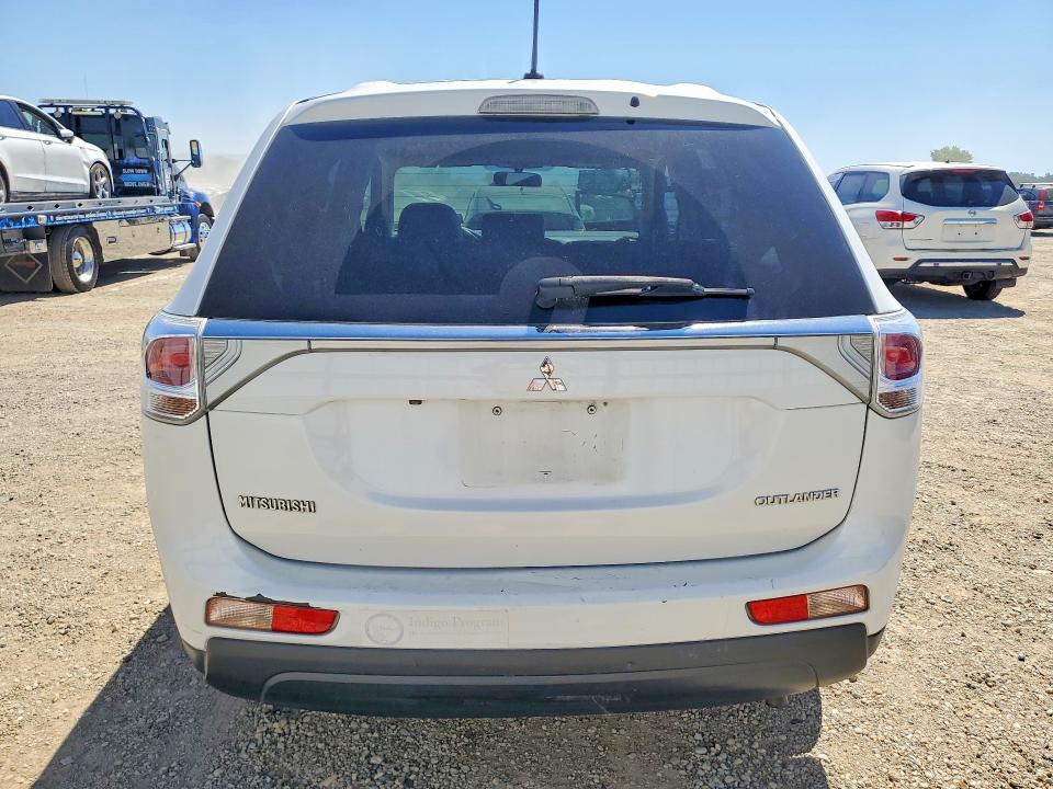 2014 Mitsubishi Outlander VIN JA4AD3A39EZ018237 COPART salvage auction — MECHANICAL, CA - DIS/DLR/EXP ONLY CLEAN TITLE, sold $60 on 2026-10-02 (photo 6)