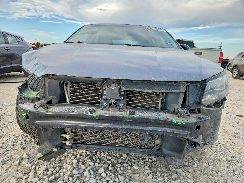 2018 Volkswagen Passat VIN 1VWAA7A30JC029658 COPART salvage auction — FRONT END, TX - SALVAGE VEHICLE TITLE (P), sold $2,300 on 2026-07-17 (photo 5)
