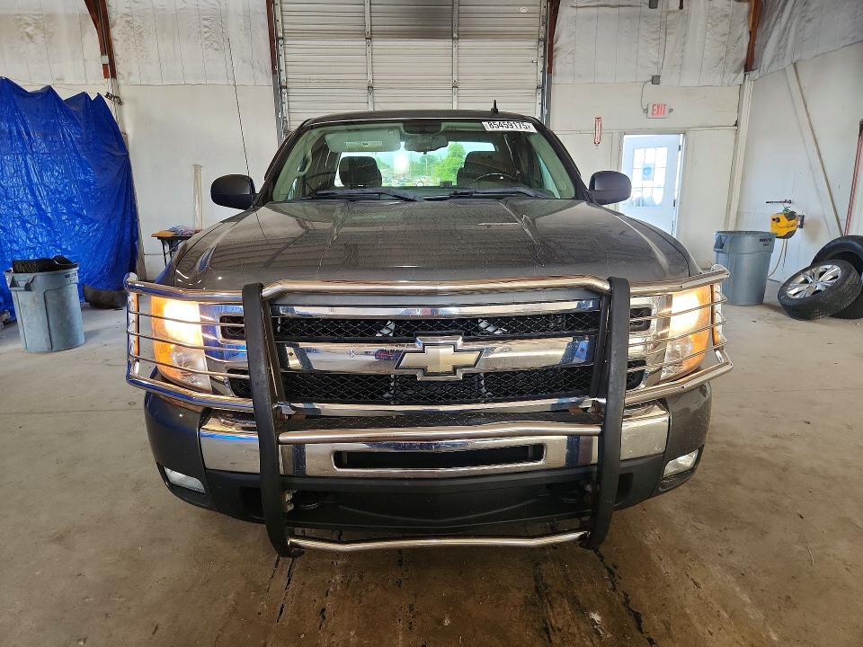 2011 Chevrolet Silverado 1500 VIN 1GCRKSE34BZ368258 COPART salvage auction — NORMAL WEAR, Ky - Certificate Of Title, sold $1,150 on 2026-07-06 (photo 5)