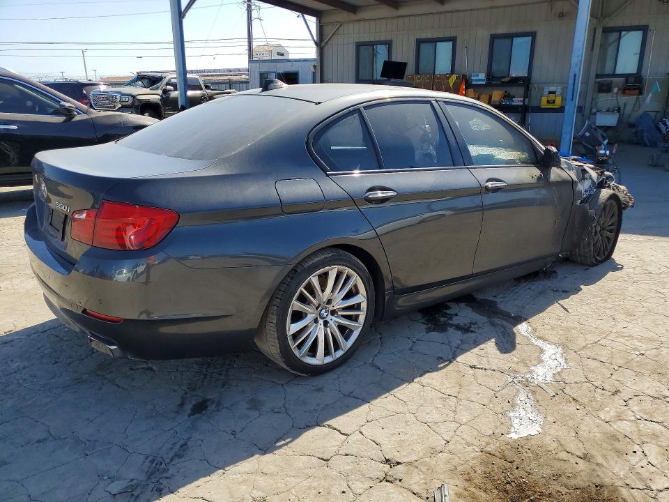 2011 BMW 5er VIN WBAFR9C57BC270076 COPART salvage auction — ENGINE BURN, Ca - Salvage Certificate, sold $225 on 2026-08-04 (photo 3)
