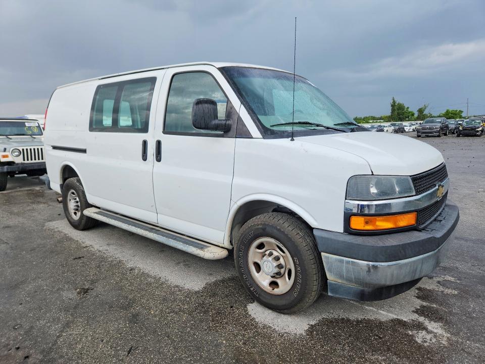 2027 Chevrolet Express VIN 1GCWGAFG5J1907578 COPART salvage auction — MINOR DENT/SCRATCHES, Fl - Certificate Of Title, sold $2,400 on 2026-07-27 (photo 4)