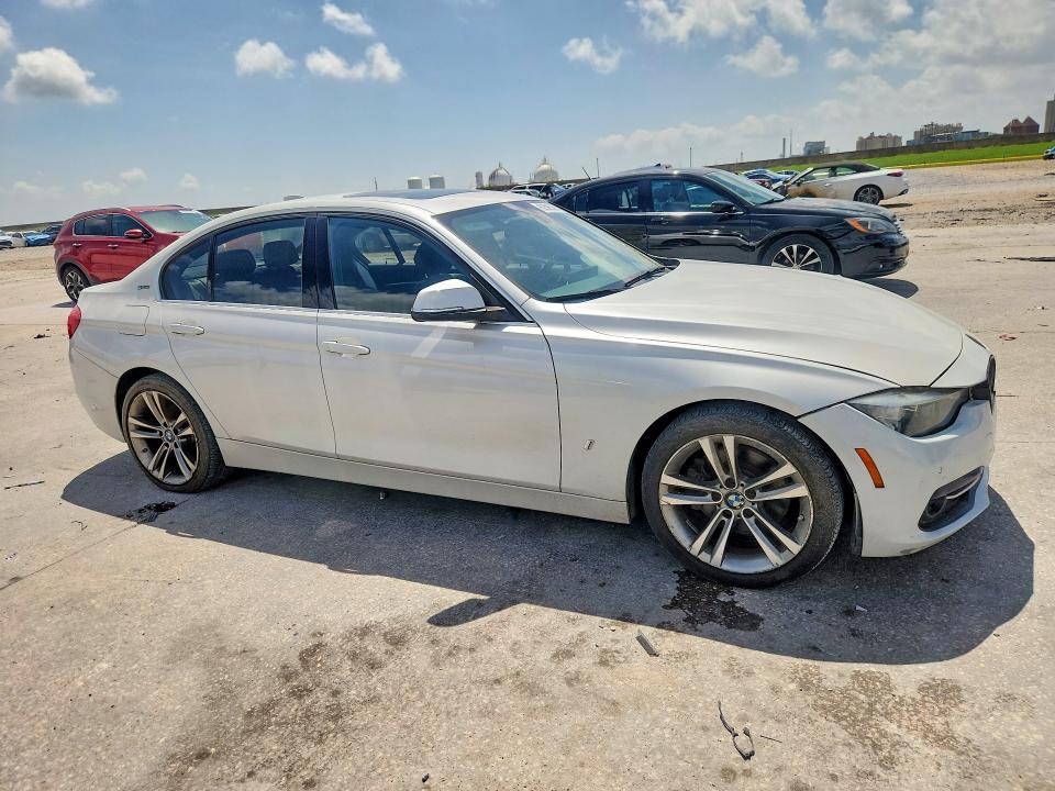 2017 BMW 3er VIN WBA8E1C52HK480041 COPART salvage auction — MINOR DENT/SCRATCHES, La - Permit To Sell (P), sold $1,850 on 2026-08-03 (photo 4)