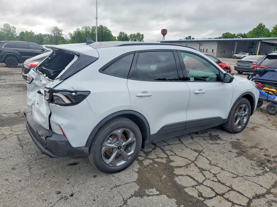 2026 Ford Escape VIN 1FMCU9MN2TUA40715 COPART salvage auction — REAR END, Il - Salvage Certificate, sold $7,800 on 2026-08-20 (photo 3)