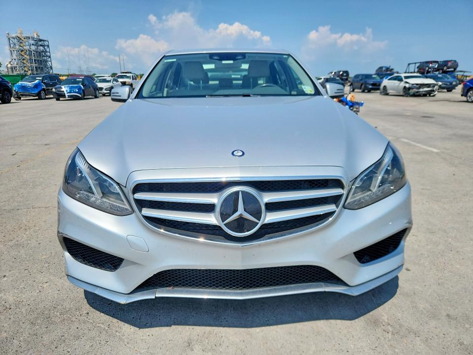 2016 Mercedes-benz E-klasse VIN WDDHF5KB6GB197743 COPART salvage auction — REAR END, La - Cert Of Title-Salvage, sold $5,400 on 2026-08-19 (photo 5)