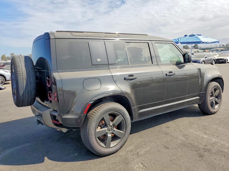2022 Land rover Defender VIN SALE27RU8N2101158 COPART salvage auction — MINOR DENT/SCRATCHES, Ca - Dis/Dlr/Exp Only Clean Title, sold $10,300 on 2026-07-27 (photo 3)