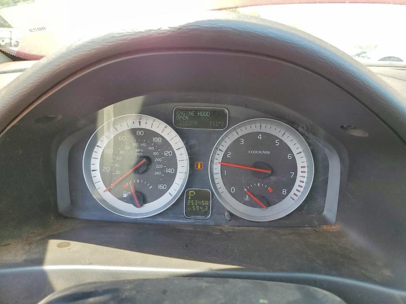 2013 Volvo C70 VIN YV1672MC9DJ141391 COPART salvage auction — REAR END, OK - CERT OF TITLE-SALVAGE, sold $250 on 2026-08-06 (photo 9)