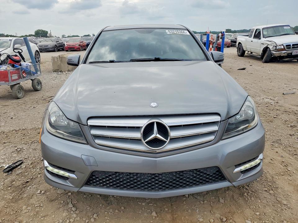 2013 Mercedes-benz C-klasse VIN WDDGF4HB0DR300591 COPART salvage auction — NORMAL WEAR, Ks - Dealer Only Clean Title, sold $100 on 2026-08-04 (photo 5)