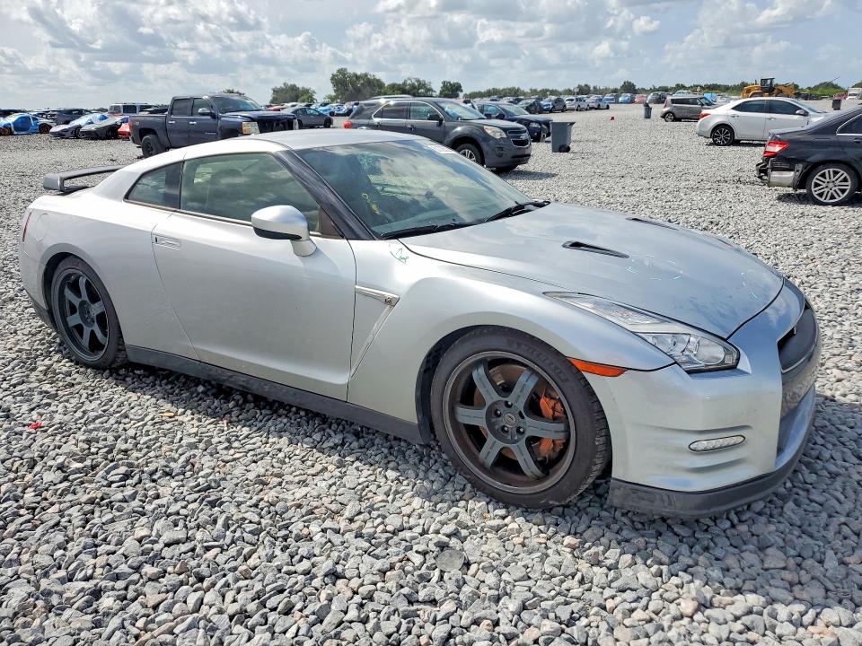 2016 Nissan Gt-r VIN JN1AR5EF8GM290160 COPART salvage auction — FRONT END, FL - CERT OF TITLE SLVG REBUILDABLE, sold $44,500 on 2026-07-27 (photo 4)