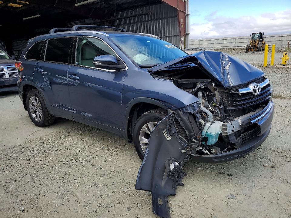 2015 Toyota Highlander VIN 5TDJKRFH9FS104122 COPART salvage auction — FRONT END, Salvage Title, sold $200 on 2026-07-30 (photo 4)