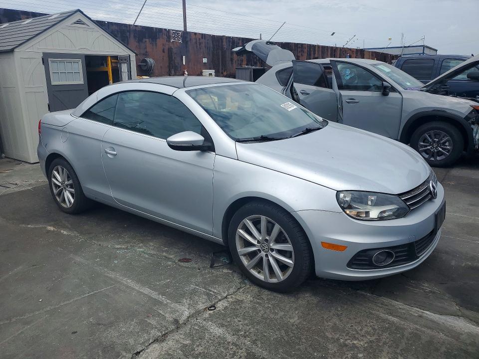 2012 Volkswagen Eos VIN WVWBW7AH7CV000279 COPART salvage auction — NORMAL WEAR, Ca - Dis/Dlr/Exp Only Clean Title, sold $725 on 2026-07-22 (photo 4)