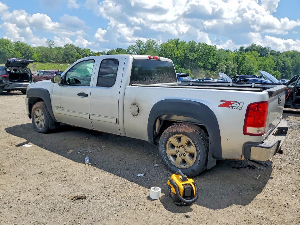 2012 Gmc SIERRA VIN 1GTR2VE73CZ142041 COPART salvage auction — MINOR DENT/SCRATCHES, Ny - Certificate Of Title, sold $550 on 2026-08-31 (photo 2)