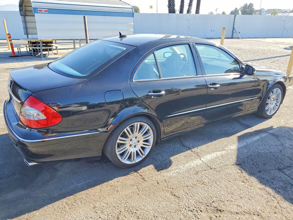 2007 Mercedes-benz E-class VIN WDBUF56X67B001085 COPART salvage auction — MINOR DENT/SCRATCHES, CA - DIS/DLR/EXP ONLY CLEAN TITLE, sold $825 on 2026-07-17 (photo 3)