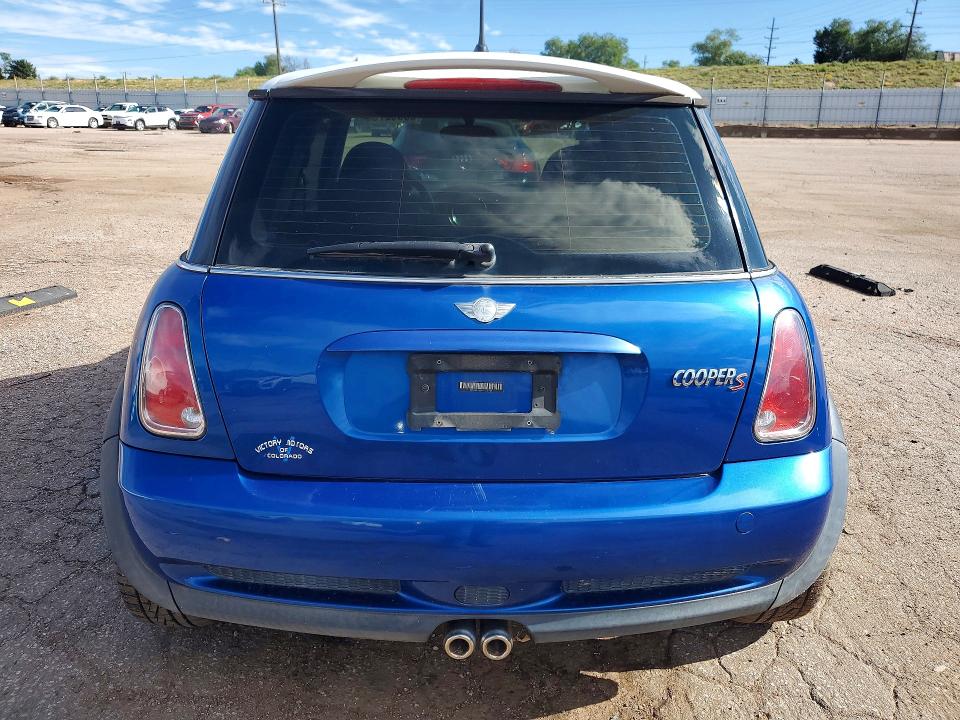 2006 Mini Cooper VIN WMWRE33546TJ35780 COPART salvage auction — MINOR DENT/SCRATCHES, CO - DIS/DLR/EXP ONLY CLEAN TITLE, sold $275 on 2026-08-05 (photo 6)