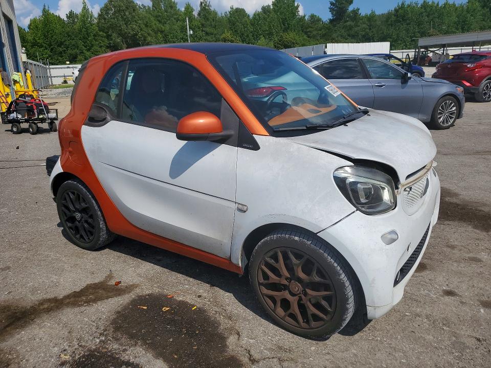 2016 Smart Fortwo VIN WMEFJ5DA3GK068848 COPART salvage auction — FRONT END, Tn - Certificate Of Title, sold $1,750 on 2026-08-06 (photo 4)