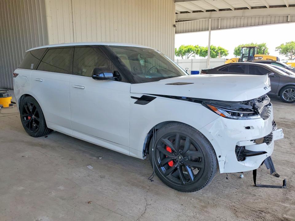 2025 Land rover RANGE ROVER VIN SAL1L9E48SA451548 COPART salvage auction — FRONT END, Fl - Cert Of Title Slvg Rebuildable, sold $49,000 on 2026-08-26 (photo 4)