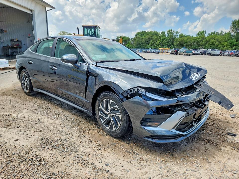 2026 Hyundai Sonata hybrid VIN KMHL24JJ6TA147312 COPART salvage auction — FRONT END, Fl - Certificate Of Destruction (P), sold $70 on 2026-07-22 (photo 4)