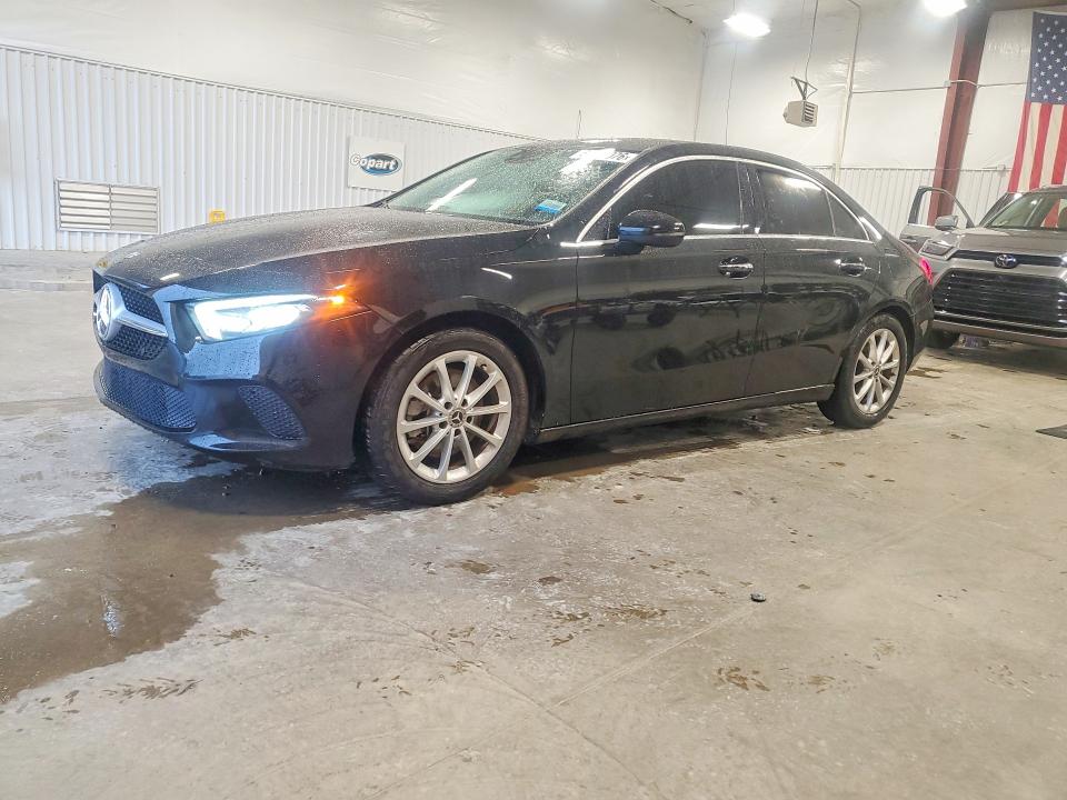 2019 Mercedes-benz A-klasse VIN WDD3G4EB4KW001569 COPART salvage auction — MINOR DENT/SCRATCHES, MT - DEALER ONLY CLEAN TITLE (P), sold $7,200 on 2026-08-20 (photo 1)