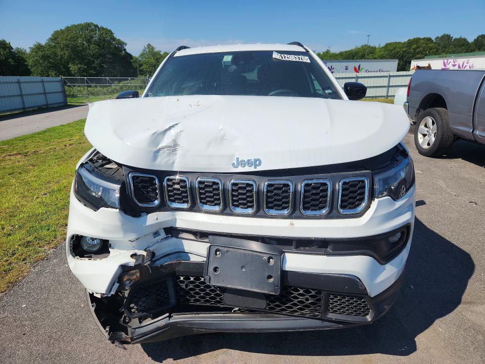 2024 Jeep Compass VIN 3C4NJDBN9RT138607 COPART salvage auction — FRONT END, Mo - Certificate Of Title, sold $5,700 on 2026-08-17 (photo 5)